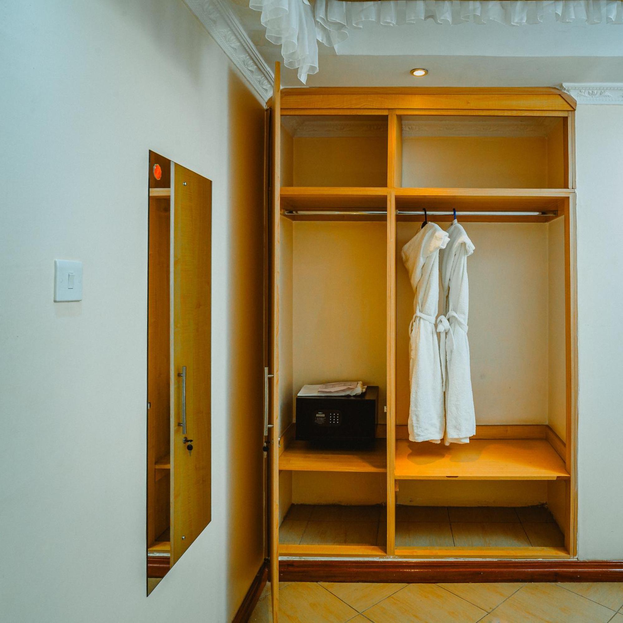 ลองวิว สวีท Hotel ไนโรบี ภายนอก รูปภาพ